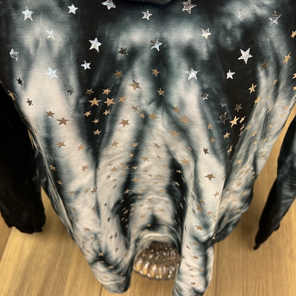 Sweatshirt - Picture 2 of 4